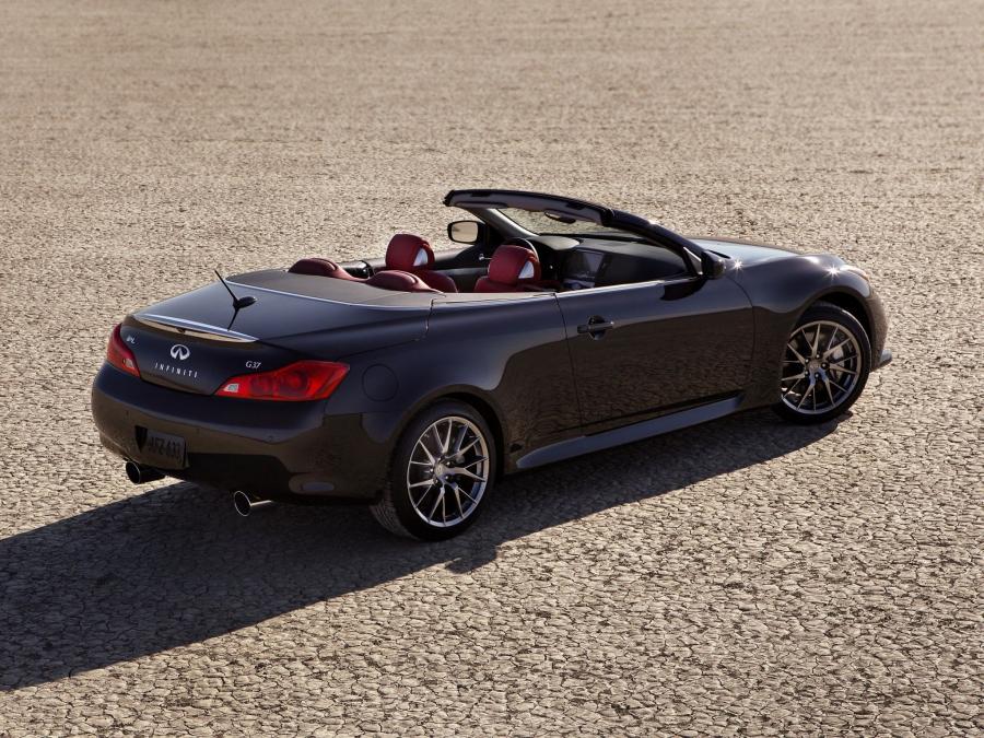  Infiniti G37 IPL Convertible 2012 года  (фото 12 из 17)